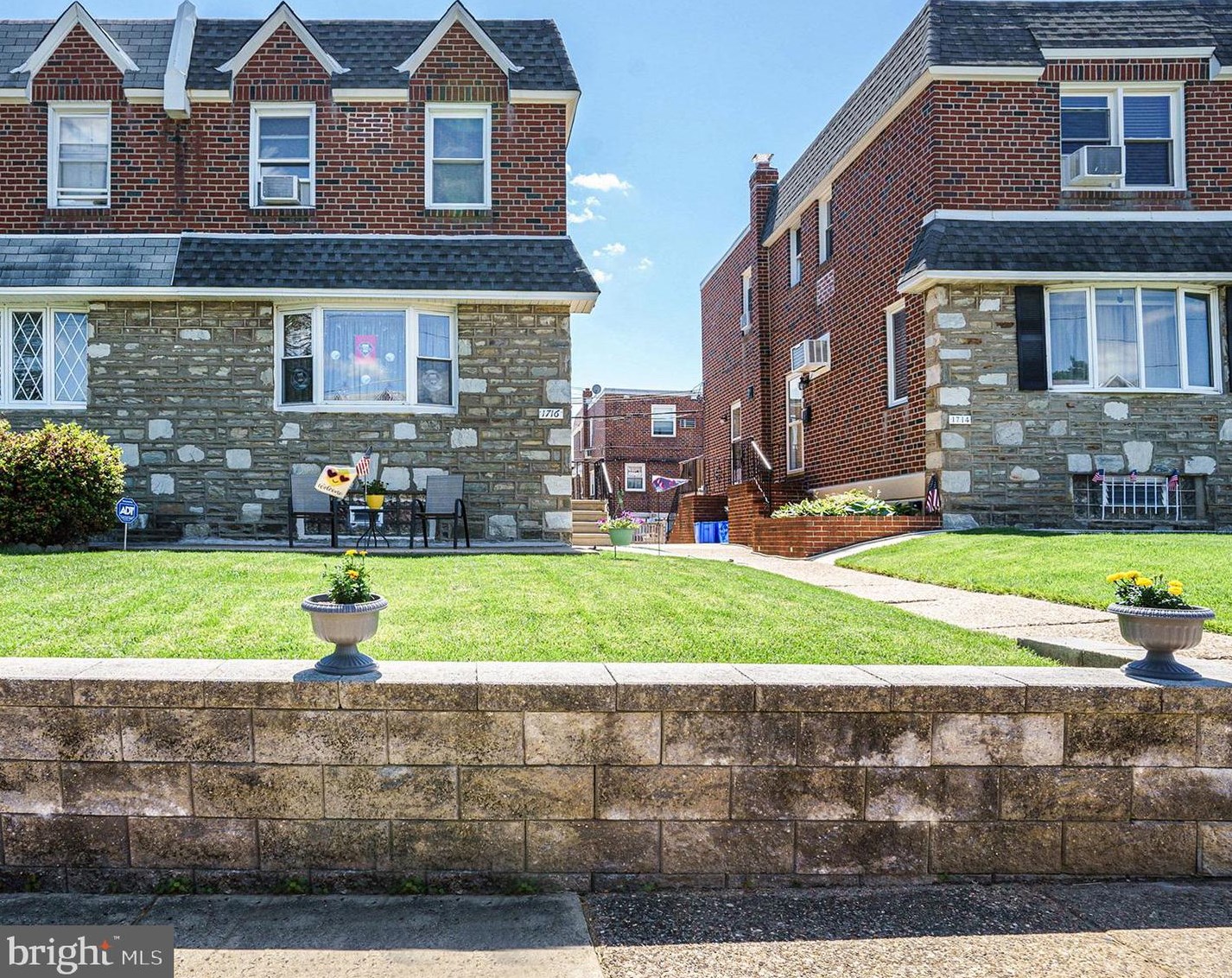 1716 Danforth St, Philadelphia, PA 19152-1802