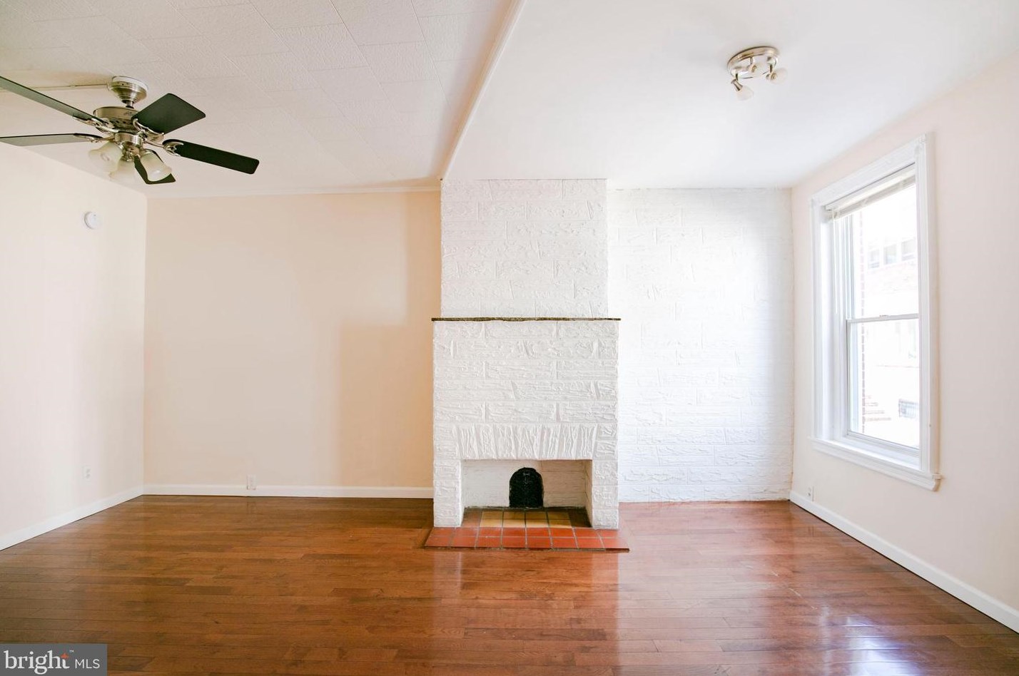 2323 S Hicks St, Philadelphia, PA 19145