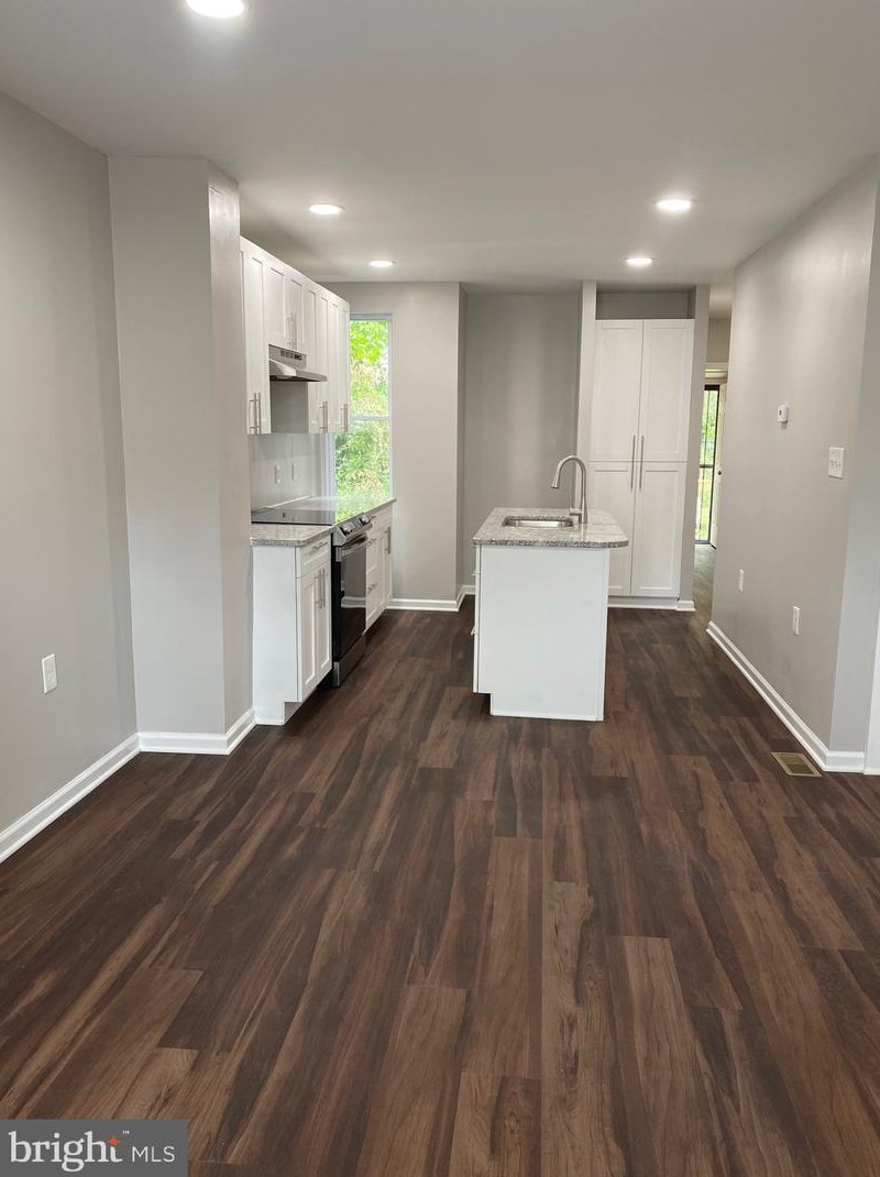 1423 Robinson St, Philadelphia, PA 19151-4243