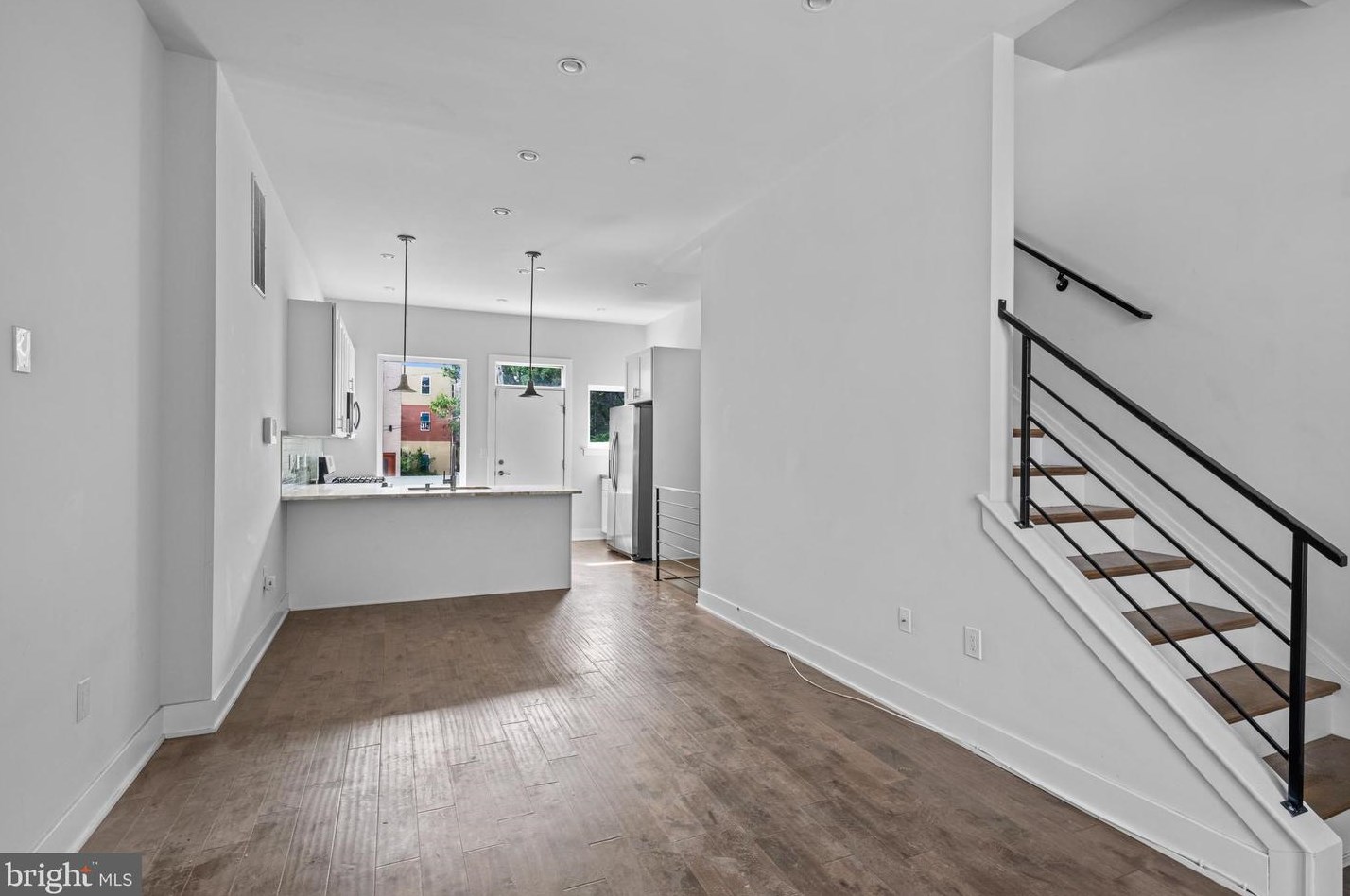 1202 Etting St, Philadelphia, PA 19121-4612