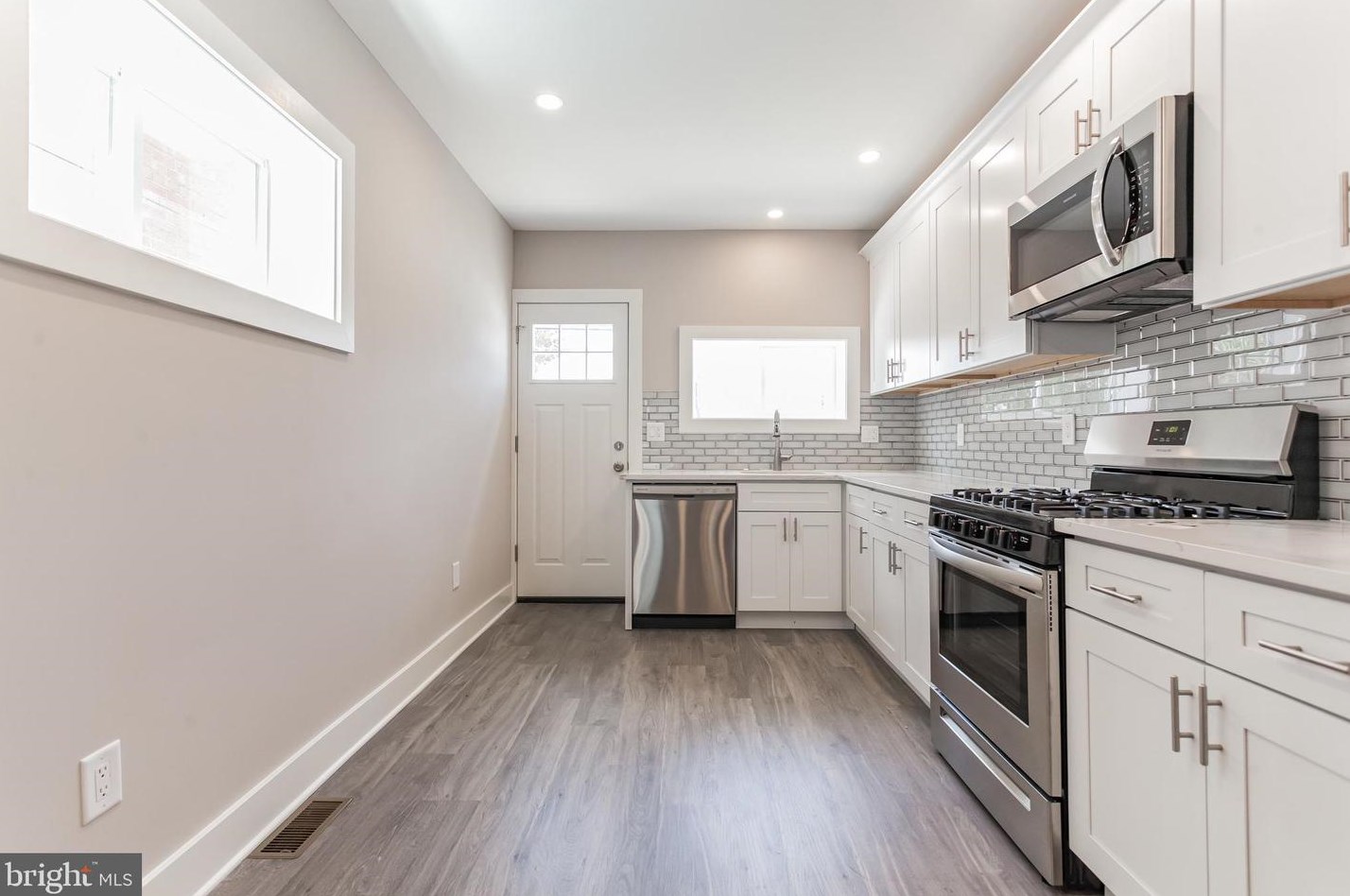 2636 Watts St, Philadelphia PA  19148-4335 exterior