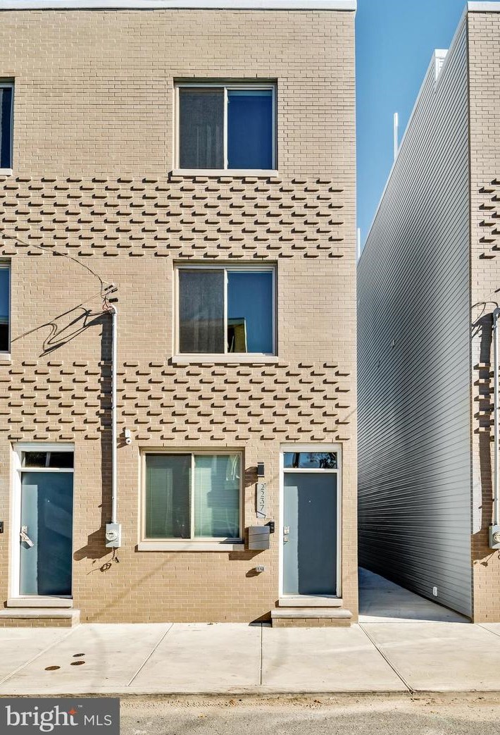 2237 E William St, Philadelphia, PA 19134