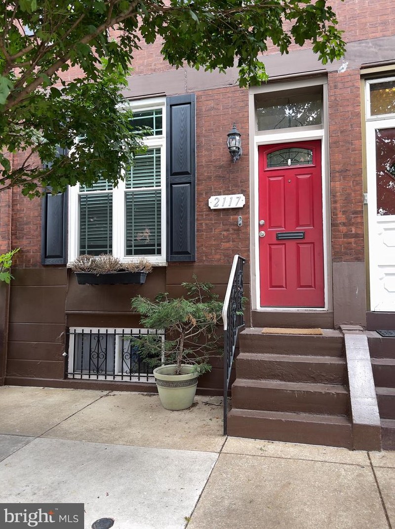 2117 S Hicks St, Philadelphia, PA 19145