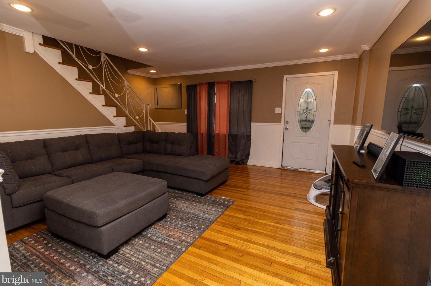 1203 Hale St, Philadelphia, PA 19111-5829
