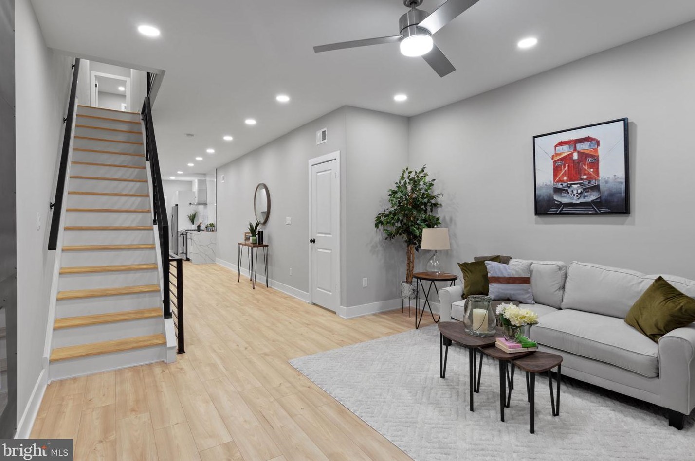 3021 Poplar St, Philadelphia, PA 19130-1111