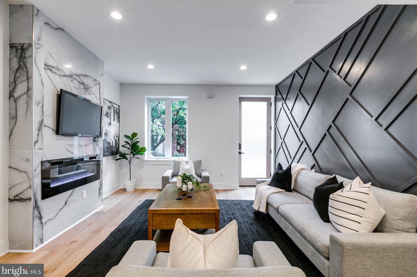 926 Orianna St, Philadelphia PA  19147-6646 exterior