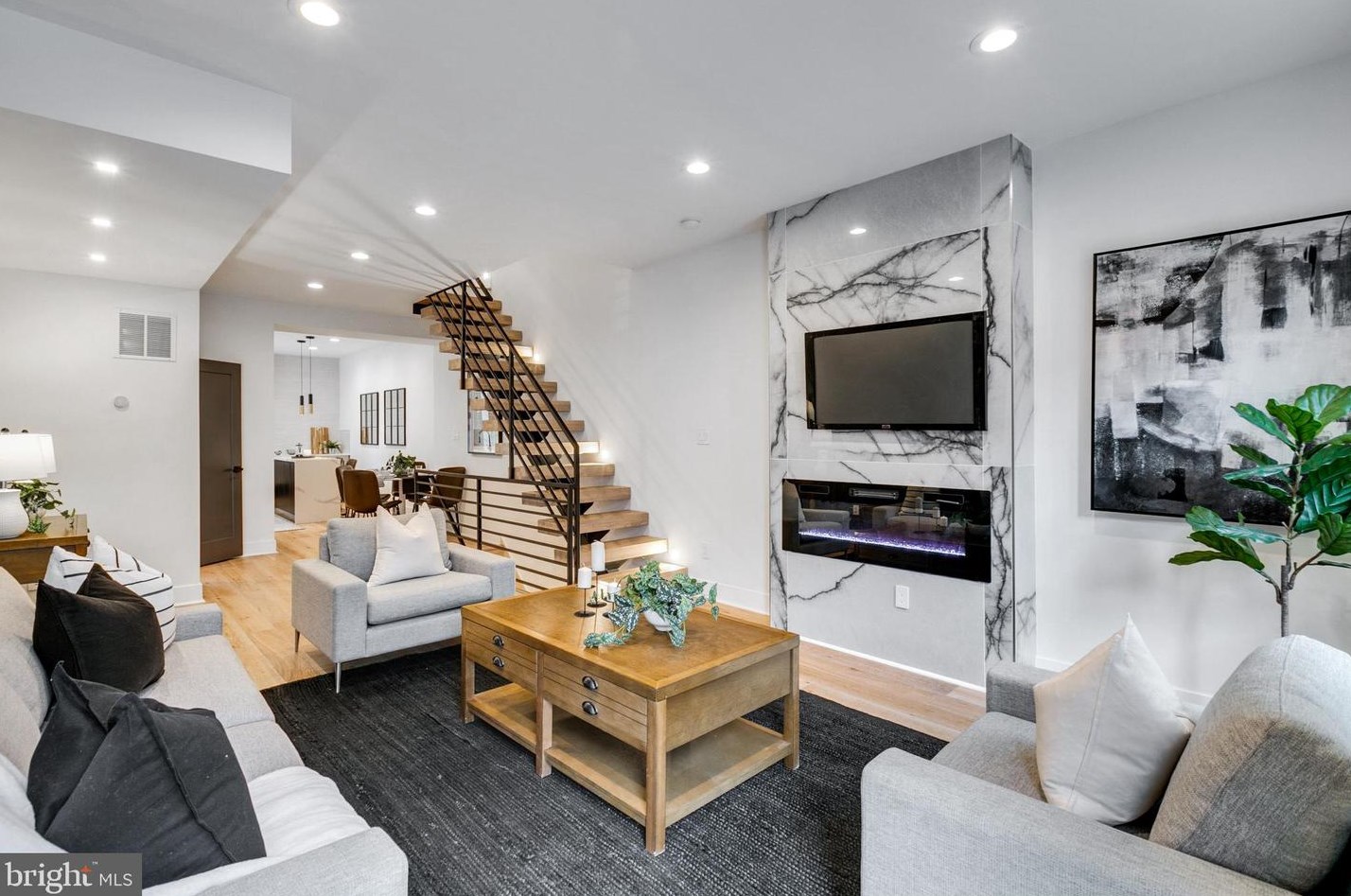 926 Orianna St, Philadelphia PA  19147-6646 exterior