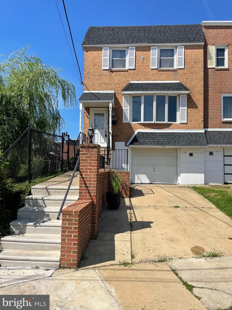 10200 Ambridge Pl, Philadelphia, PA 19114-1121