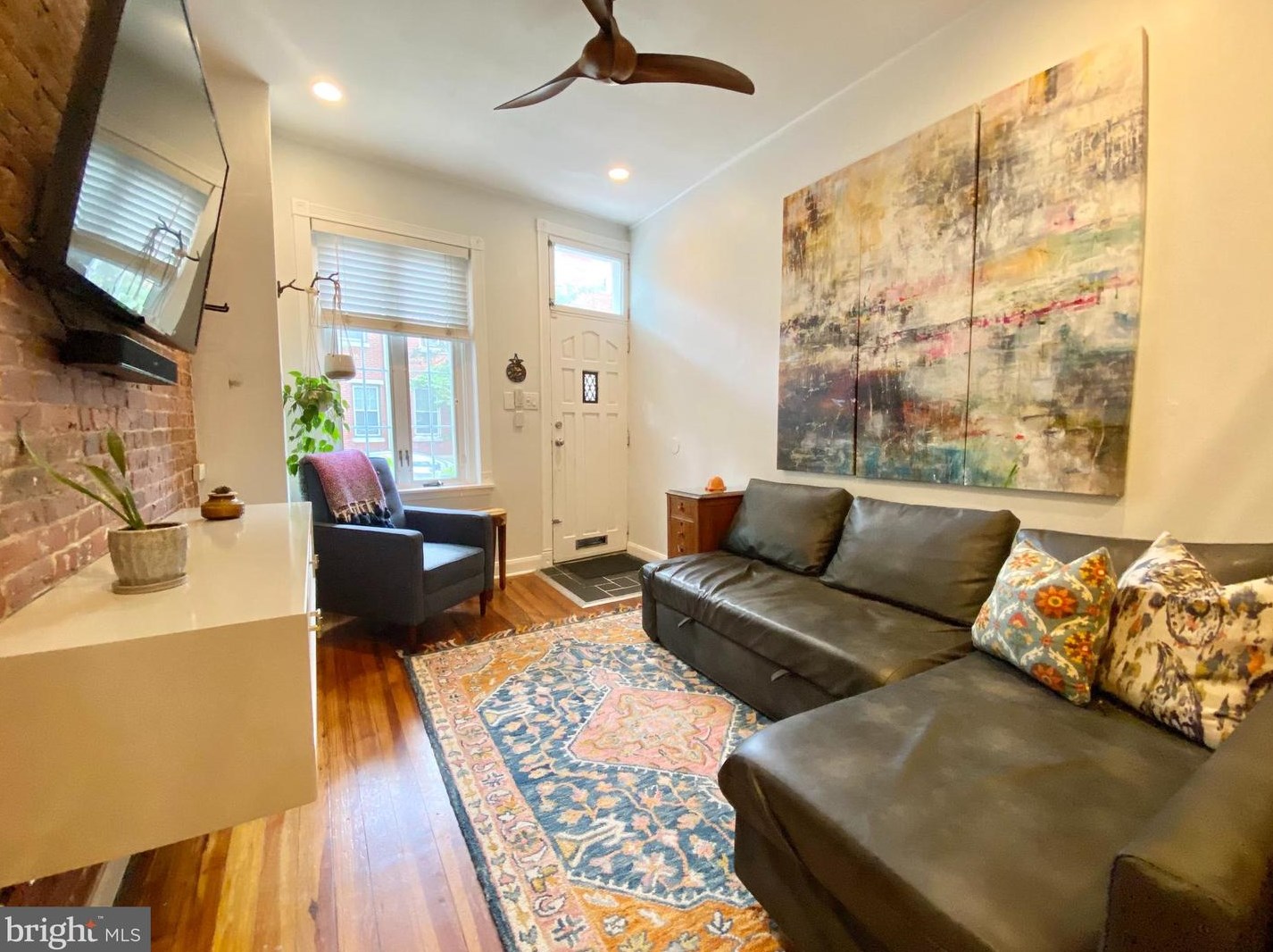 208 Carpenter St, Philadelphia, PA 19147