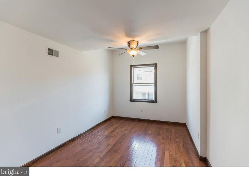 2853 Sydenham St, Philadelphia PA  19145-4920 exterior