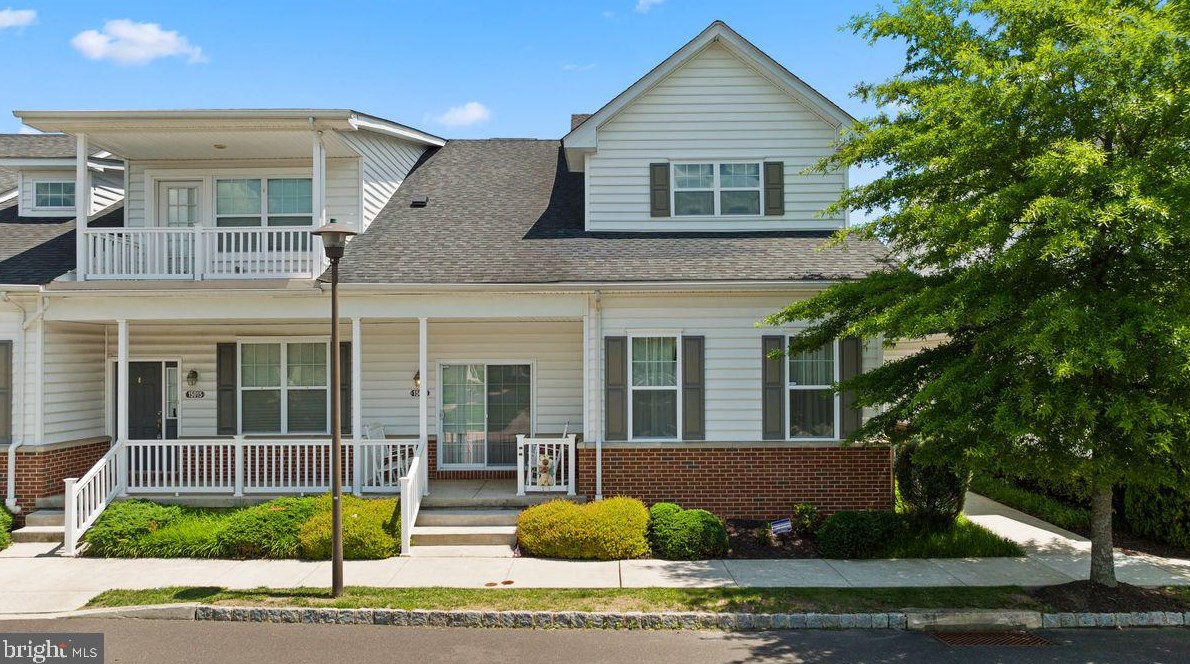 15013 Sunflower Dr, Philadelphia, PA 19116-1310