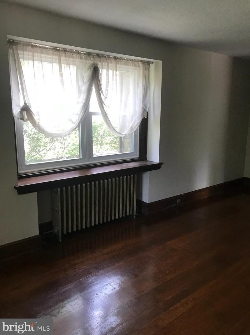 320 Carpenter Ln, Philadelphia PA  19119-3099 exterior