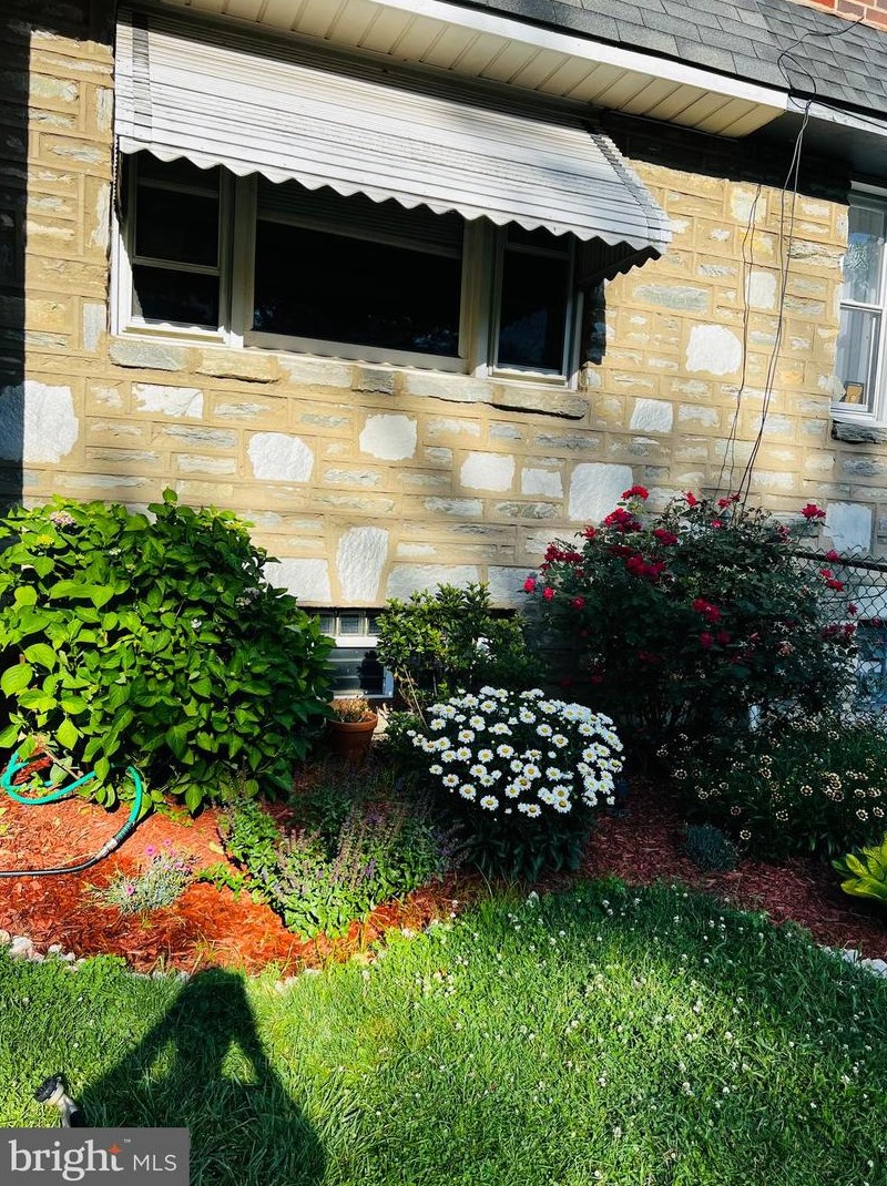 8903 Convent Ave, Philadelphia, PA 19136-0011