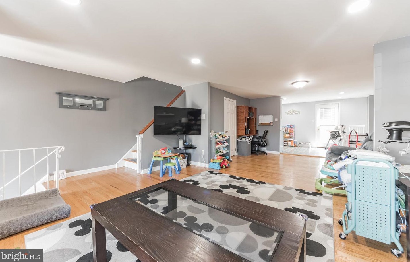 12043 Farwell Rd, Philadelphia, PA 19154-2712