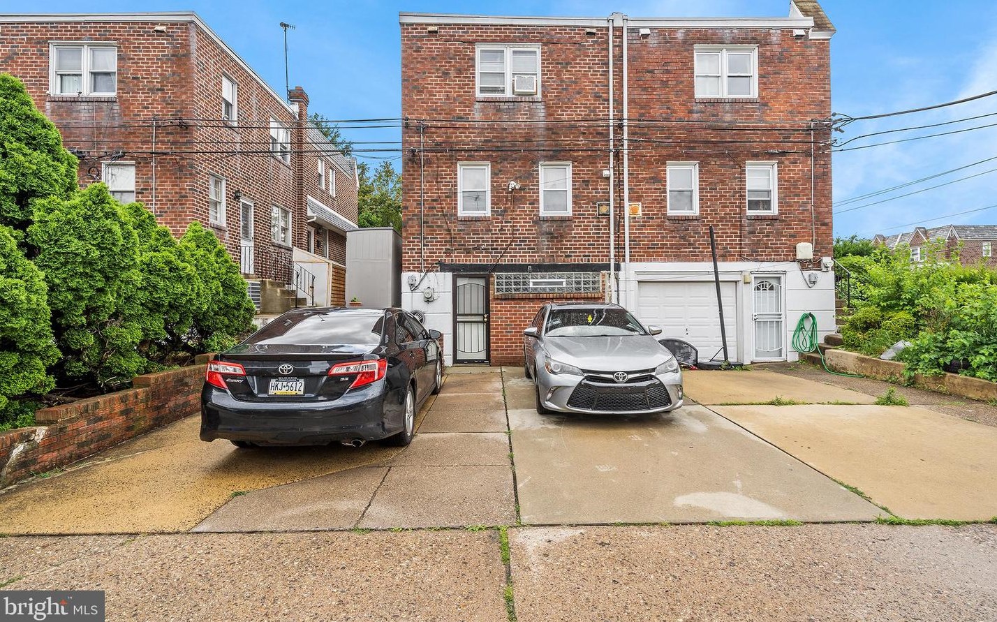 1103 Princeton Ave, Philadelphia, PA 19111-4232