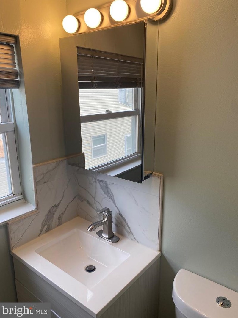 2726 Maxwell St, Philadelphia PA  19136-1017 exterior