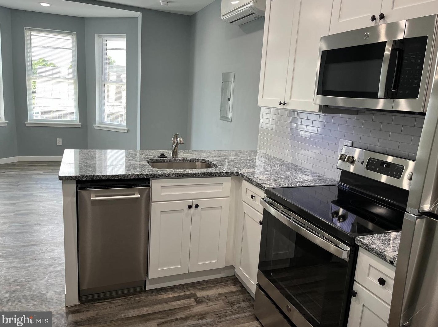 1619 Harrison St #2r, Philadelphia, PA 19124