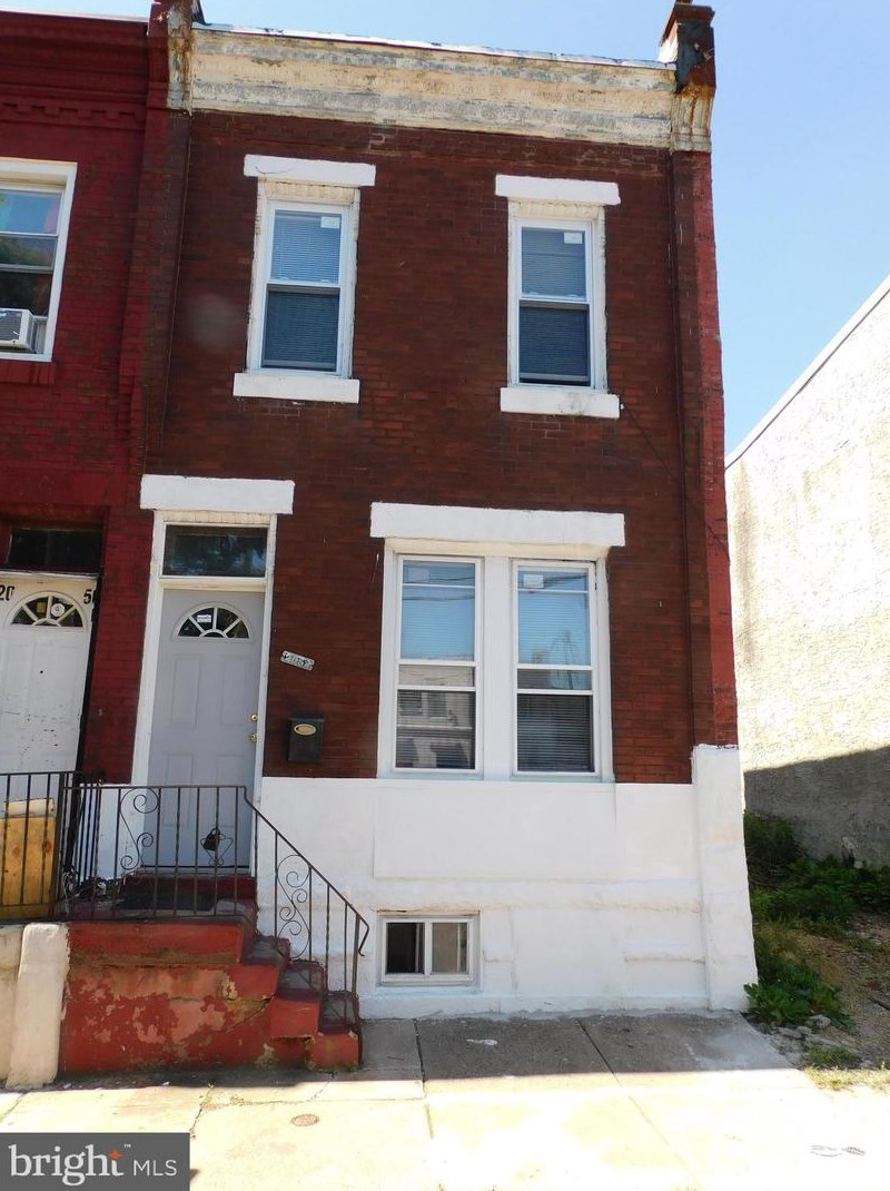 2052 Hagert St, Philadelphia, PA 19125-1632
