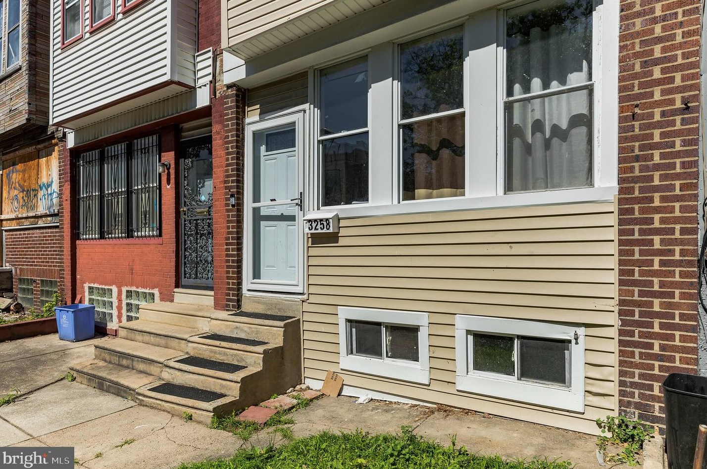 3258 Marston St, Philadelphia PA  19129-1821 exterior