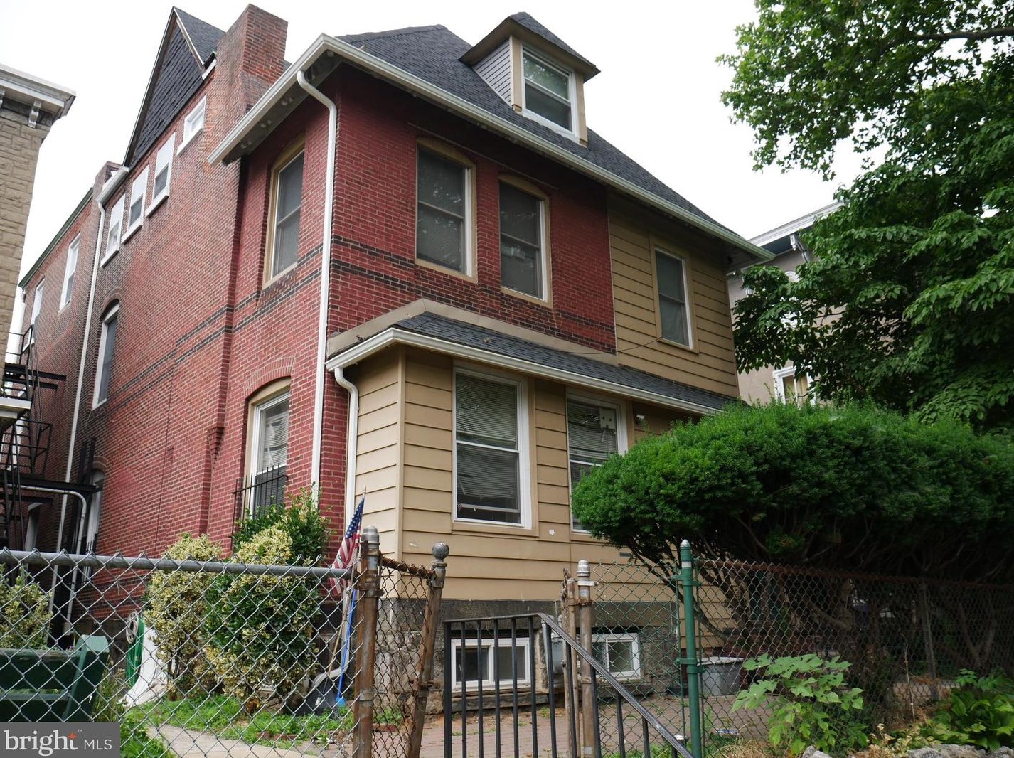 3209 Baring St, Philadelphia, PA 19104-2511