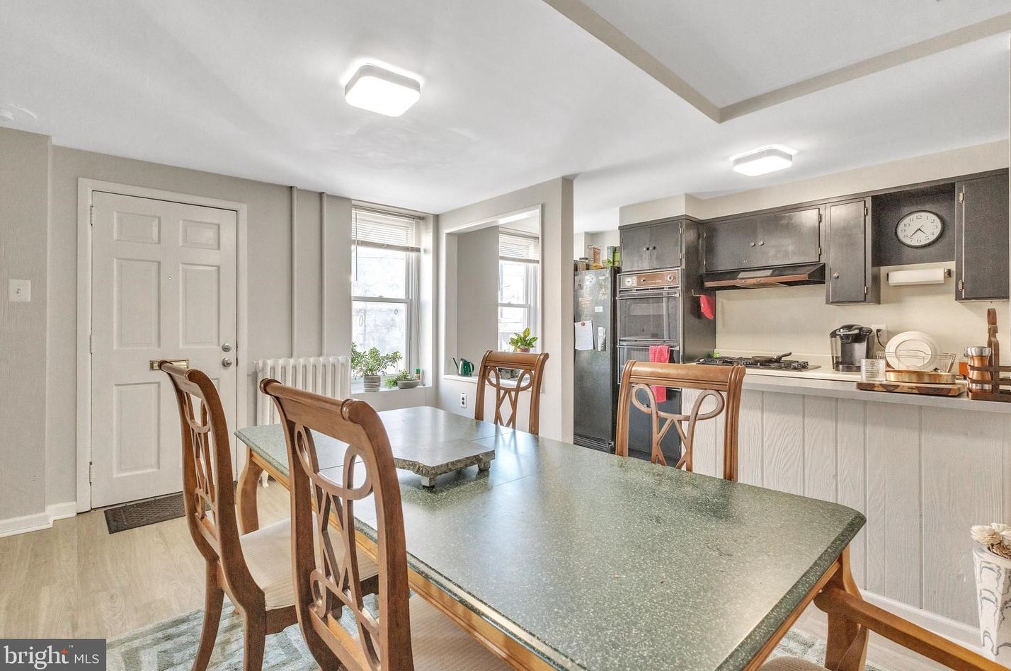 112 Grape St, Philadelphia, PA 19127-1409