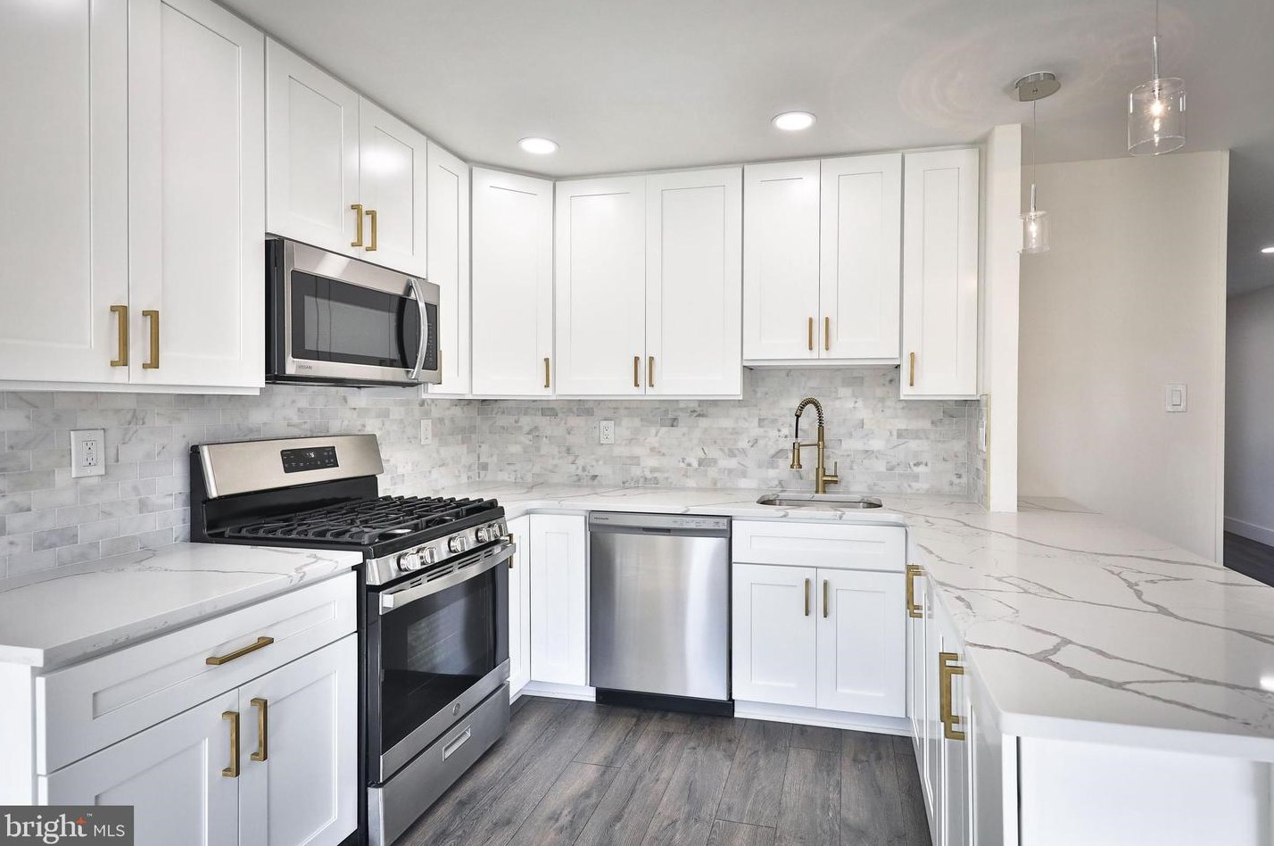12445 Sweet Briar Rd, Philadelphia, PA 19154-1317