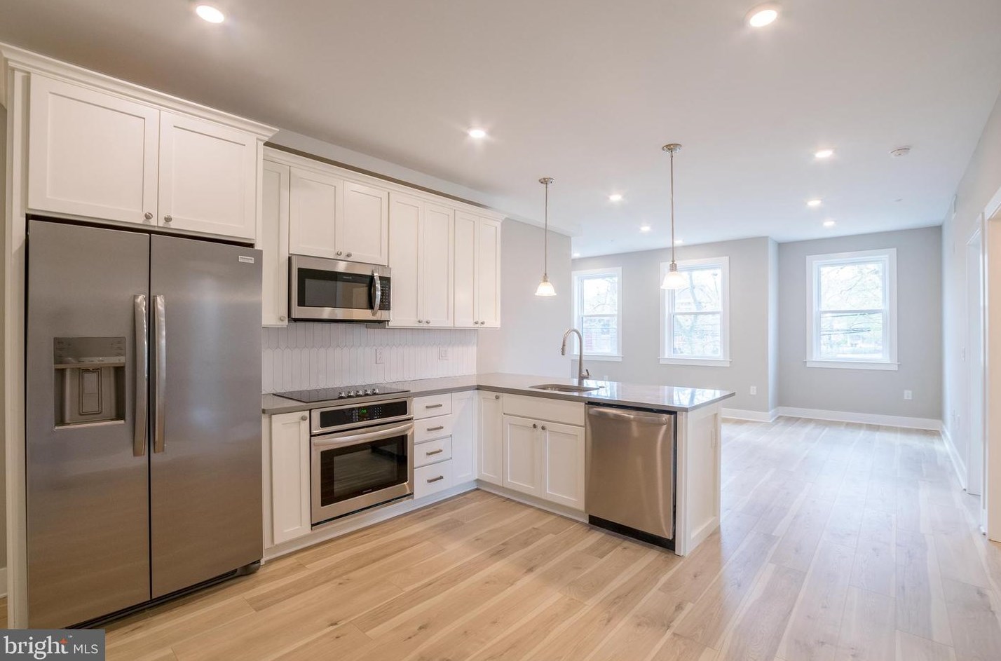 2621 W Jefferson St #unit 4f, Philadelphia, PA 19121
