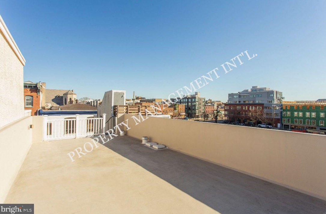 2703 Cambridge St, Philadelphia PA  19130-1206 exterior