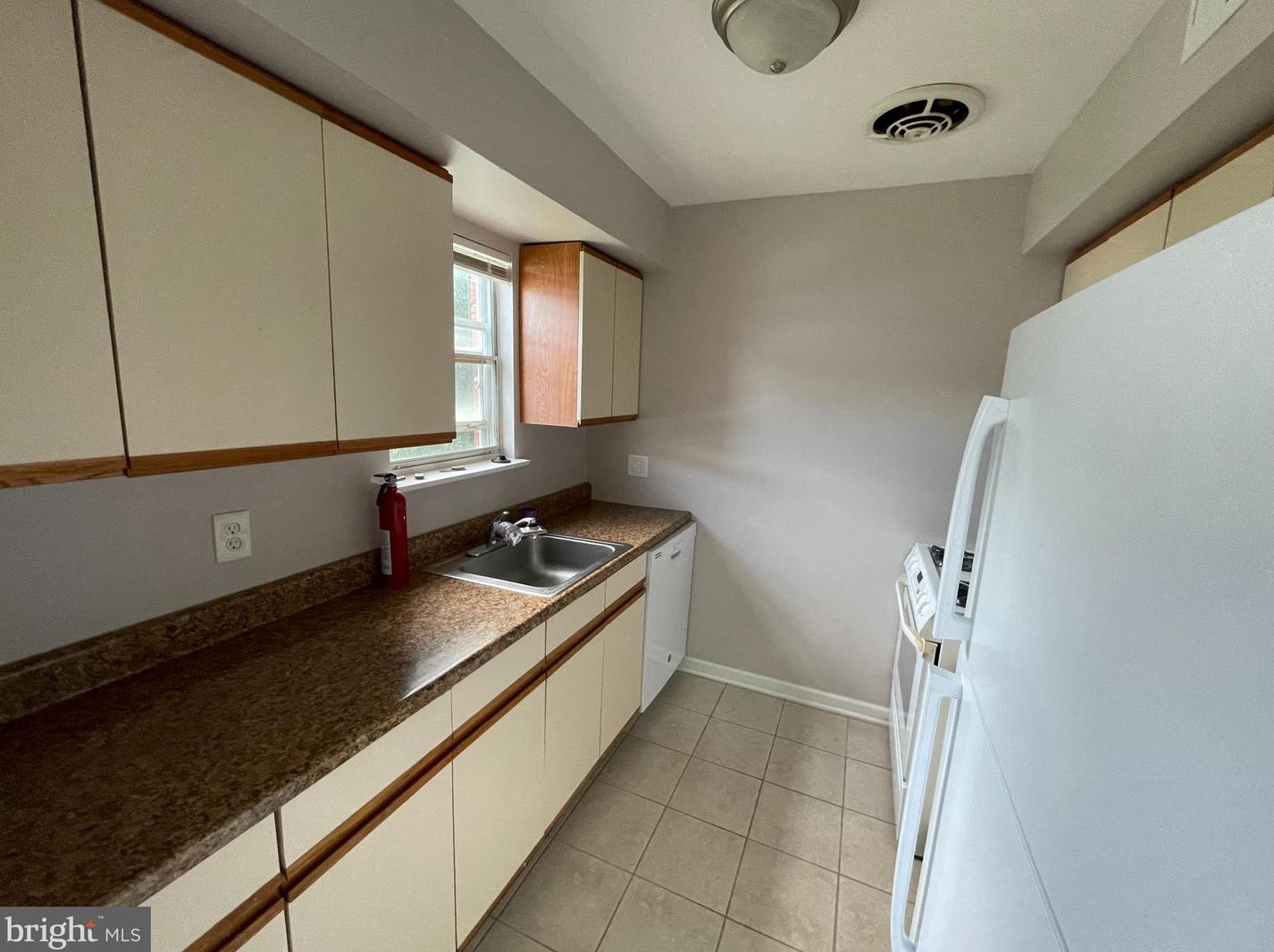 9499 Woodbridge Rd #1, Philadelphia, PA 19114