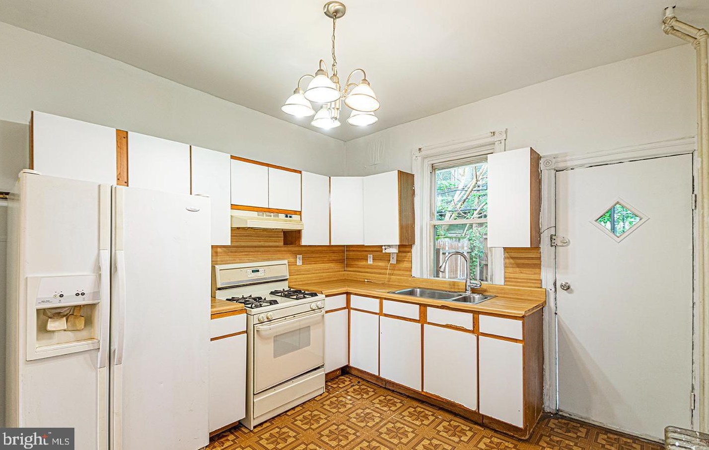 1337 Taylor St, Philadelphia PA  19146-4020 exterior