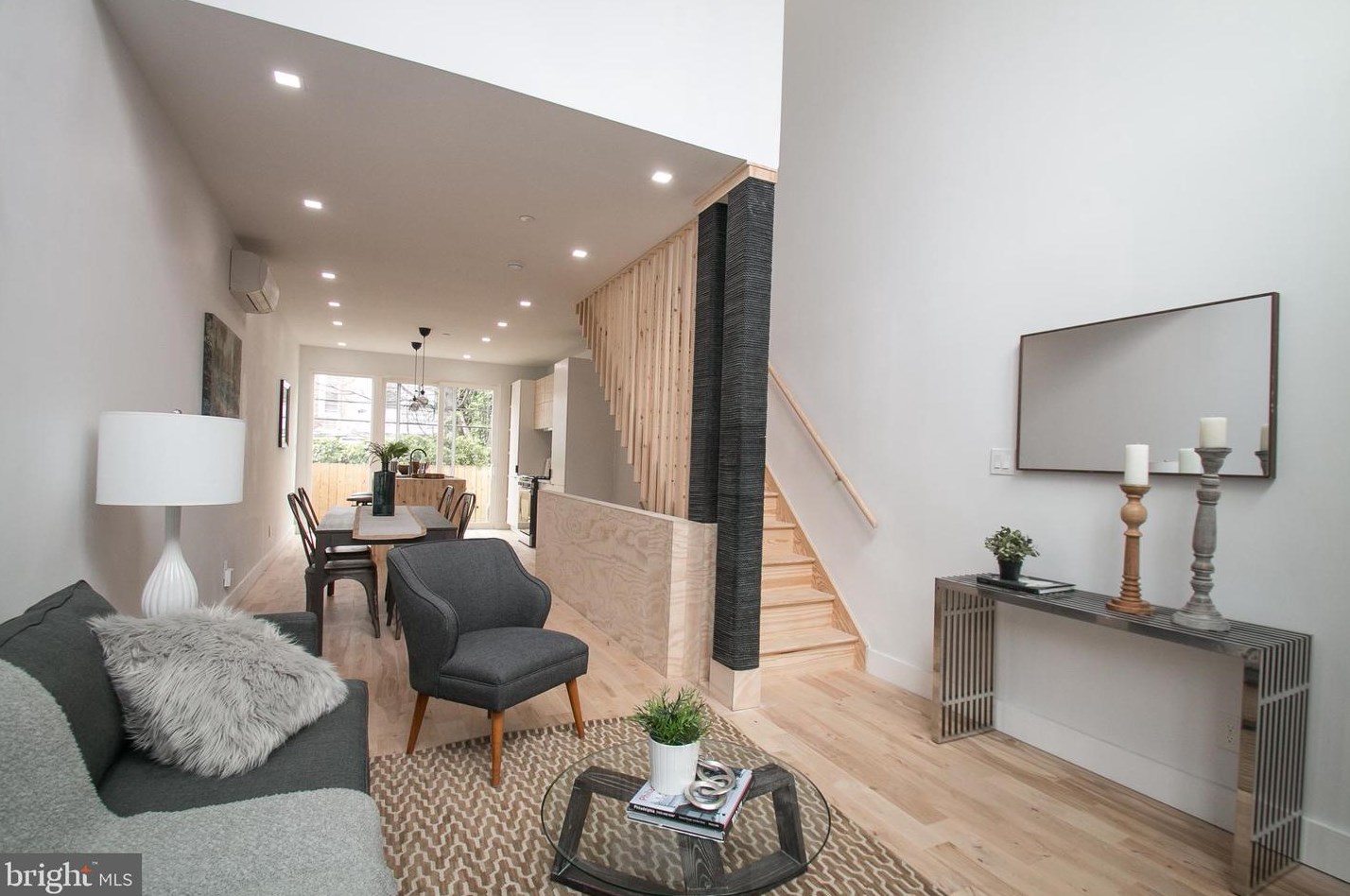 1626 S Taney St, Philadelphia, PA 19145