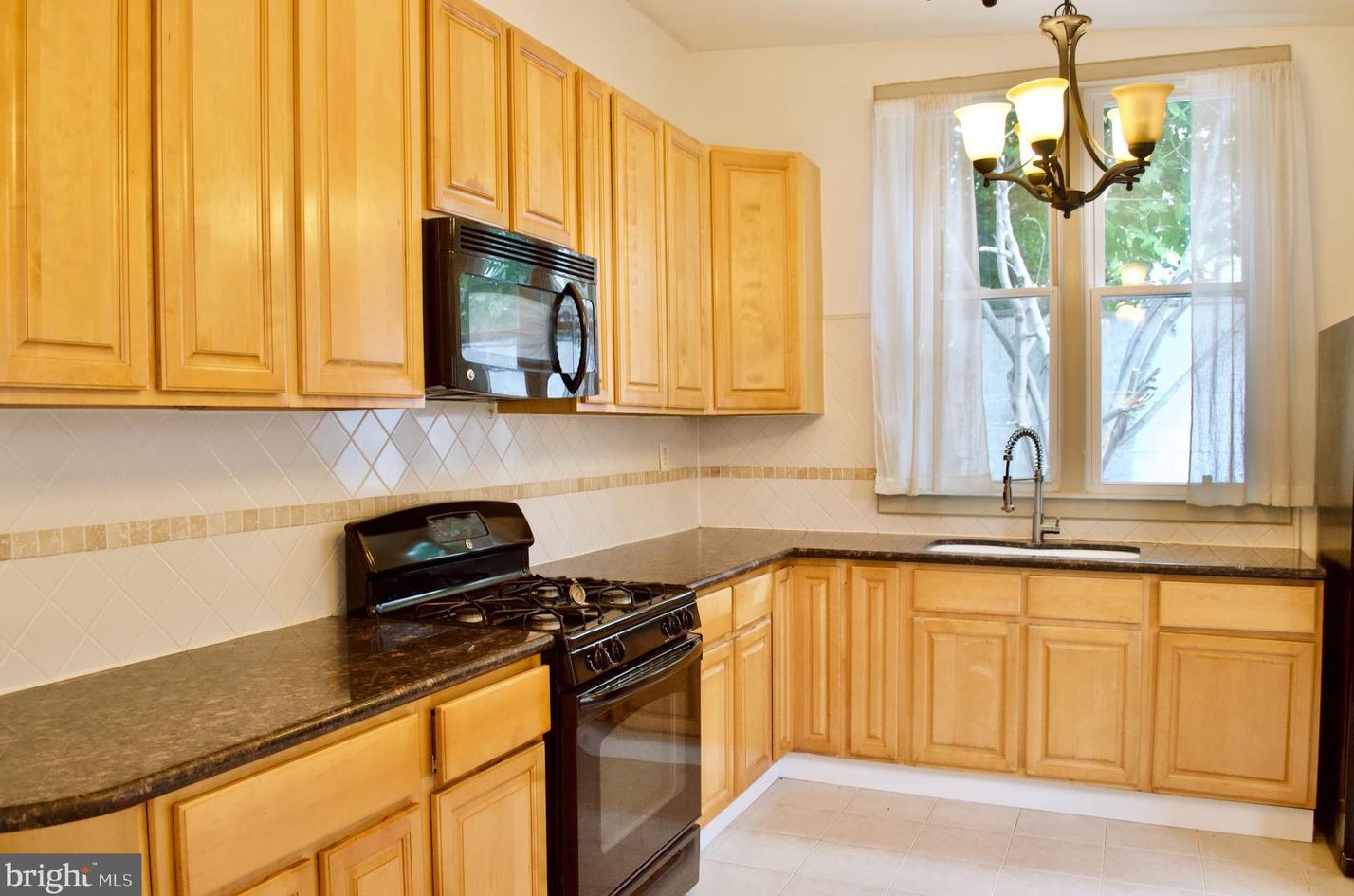 1854 Tulip St, Philadelphia PA  19125-2429 exterior