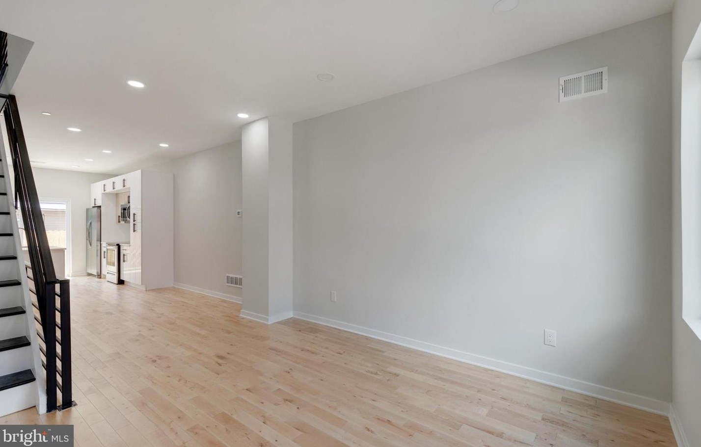 2314 Pierce St, Philadelphia, PA 19145-1825