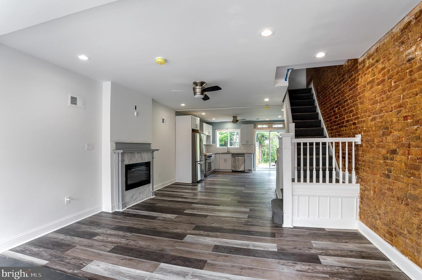 1959 Laveer St, Philadelphia, PA 19141-1403