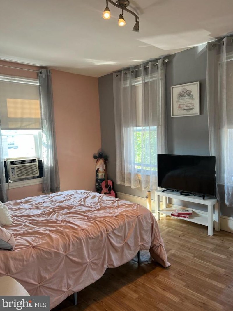 1817 Murray St, Philadelphia PA 19115-3815 exterior