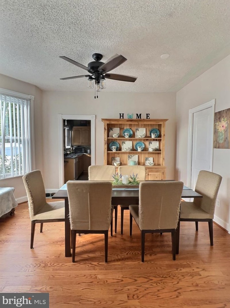 1817 Murray St, Philadelphia PA 19115-3815 exterior