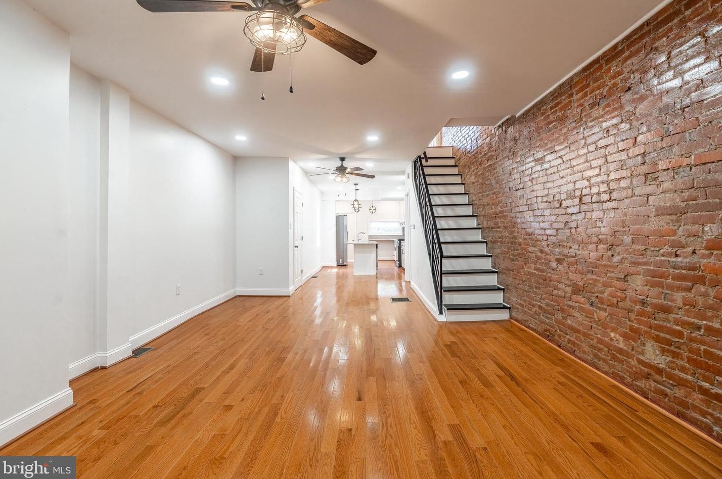7043 Yocum St, Philadelphia, PA 19142-1128