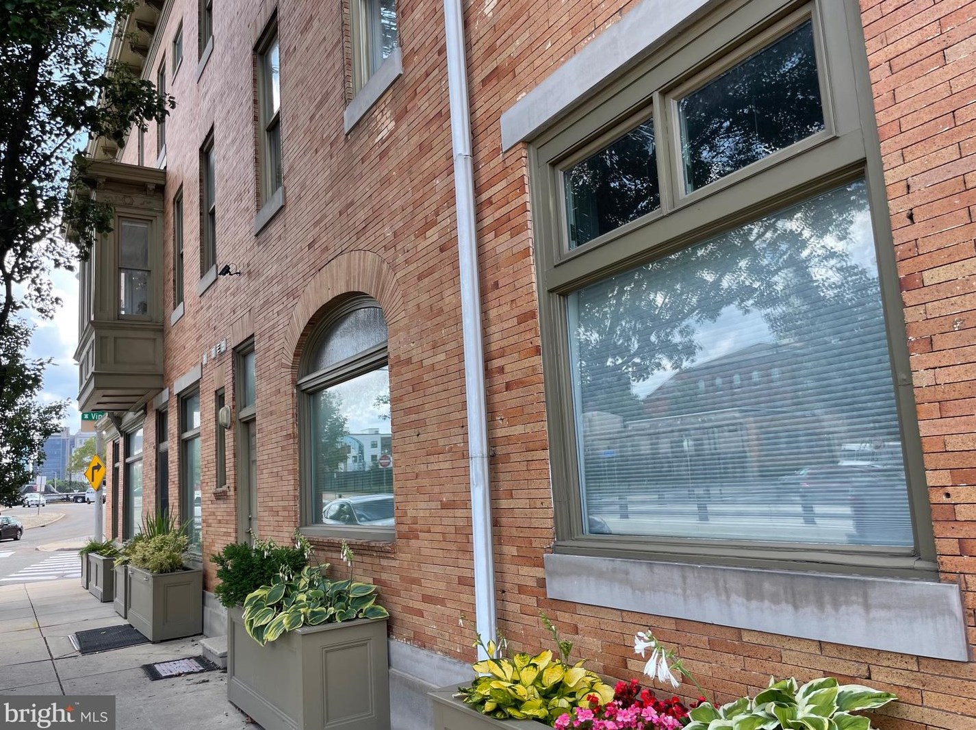 501 Vine St, Philadelphia, PA 19106-1002