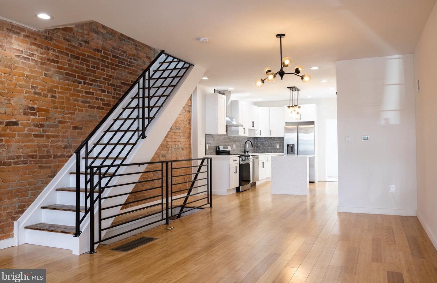 724 59th St, Philadelphia, PA 19143-2408