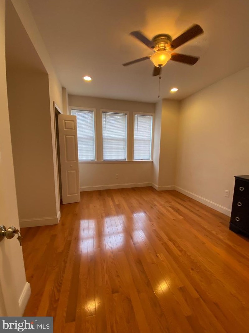 2529 S 3rd St, Philadelphia, PA 19133