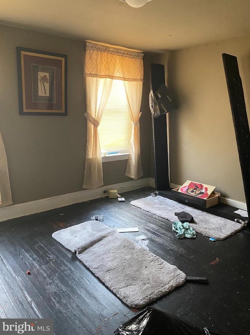 6226 Norwood St, Philadelphia, PA 19138-2528