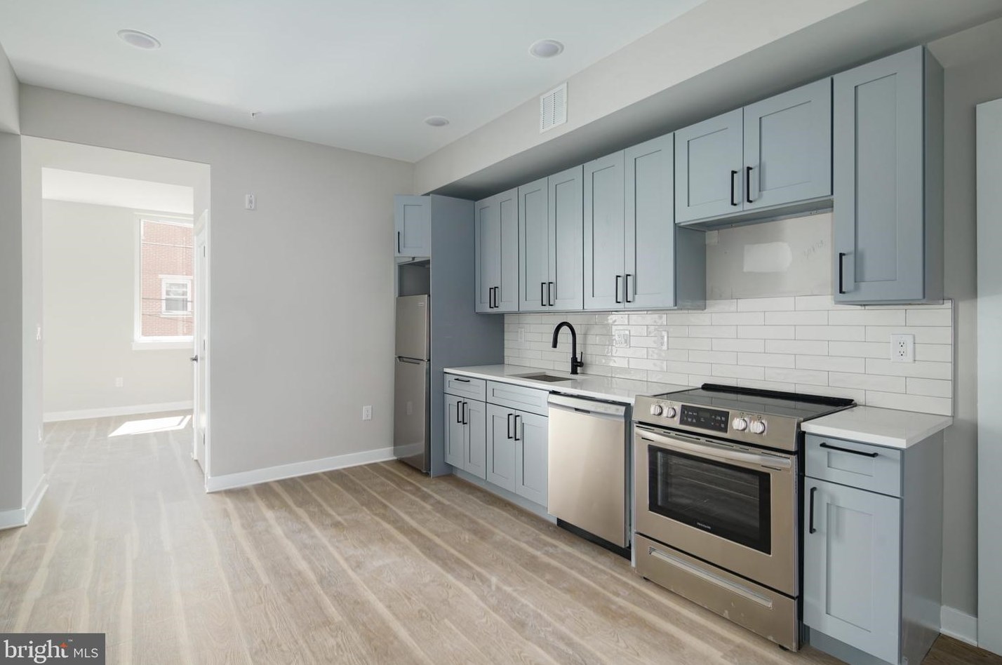 2600 W Girard Ave #302, Philadelphia, PA 19130