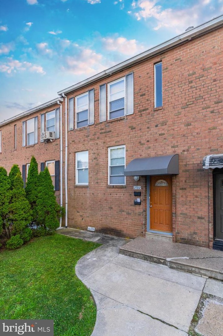 2702 Dothan Plz, Philadelphia, PA 19153-1818