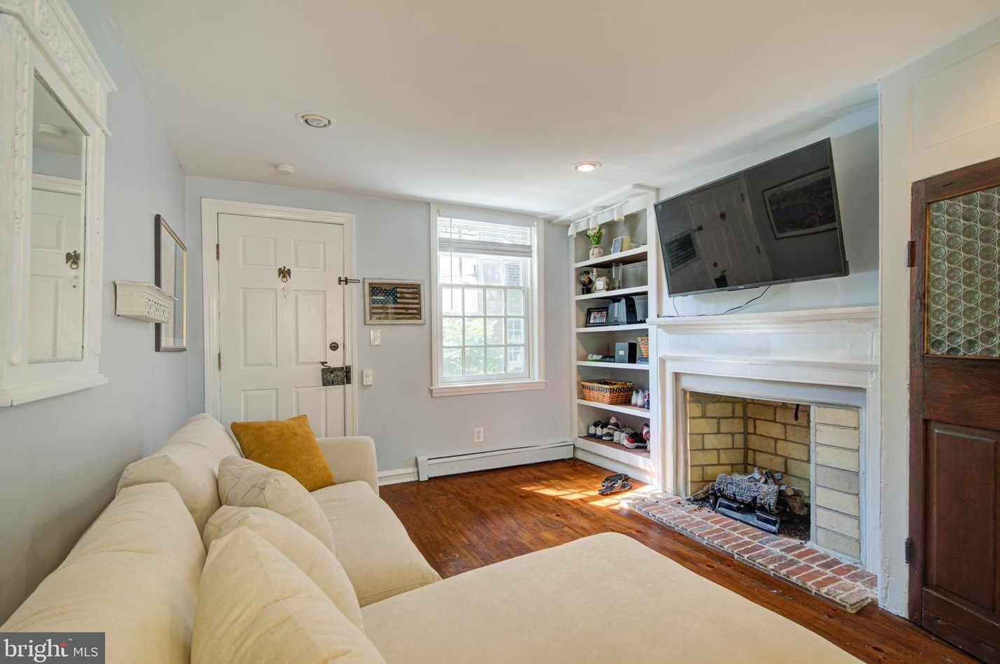 229 S Jessup St, Philadelphia, PA 19107