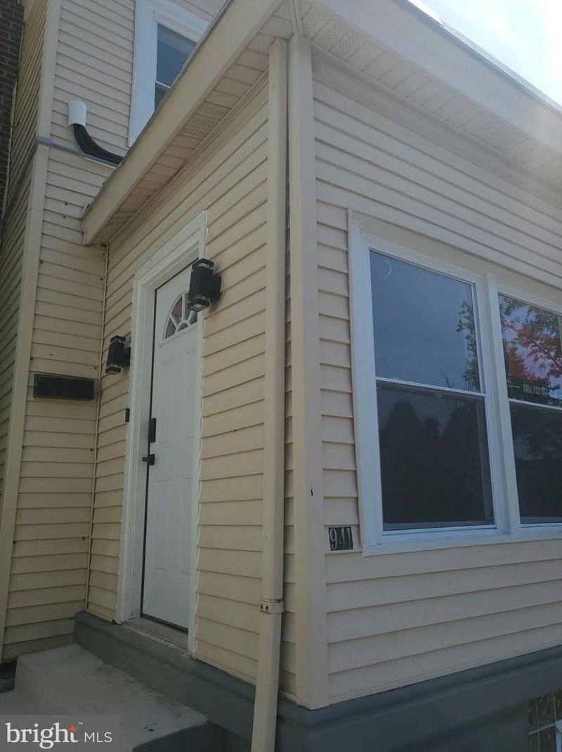941 Brill St, Philadelphia, PA 19124-1007