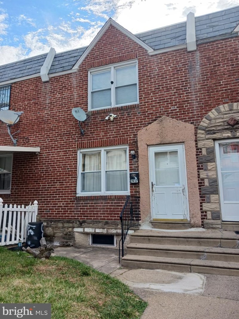 3937 Howland St, Philadelphia, PA 19124