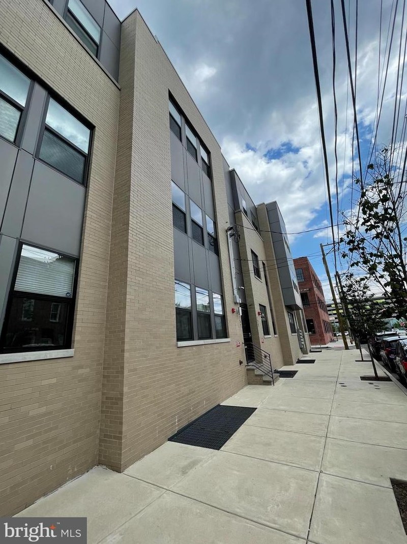 957 Shackamaxon St #3, Philadelphia, PA 19125