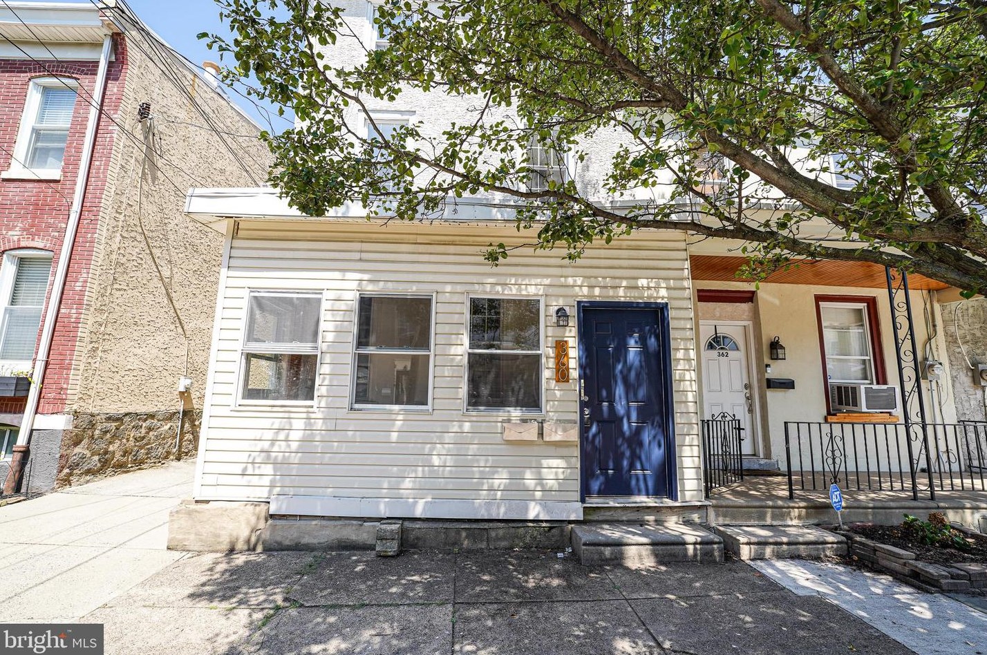 360 Martin St #2, Philadelphia, PA 19128