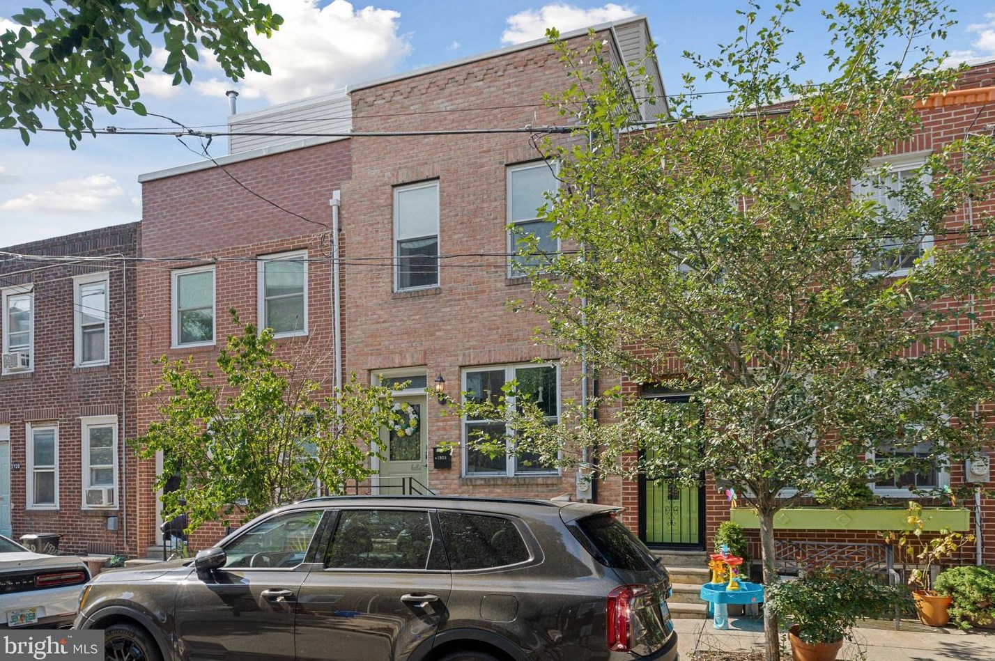 1924 Manton St, Philadelphia, PA 19146-2925