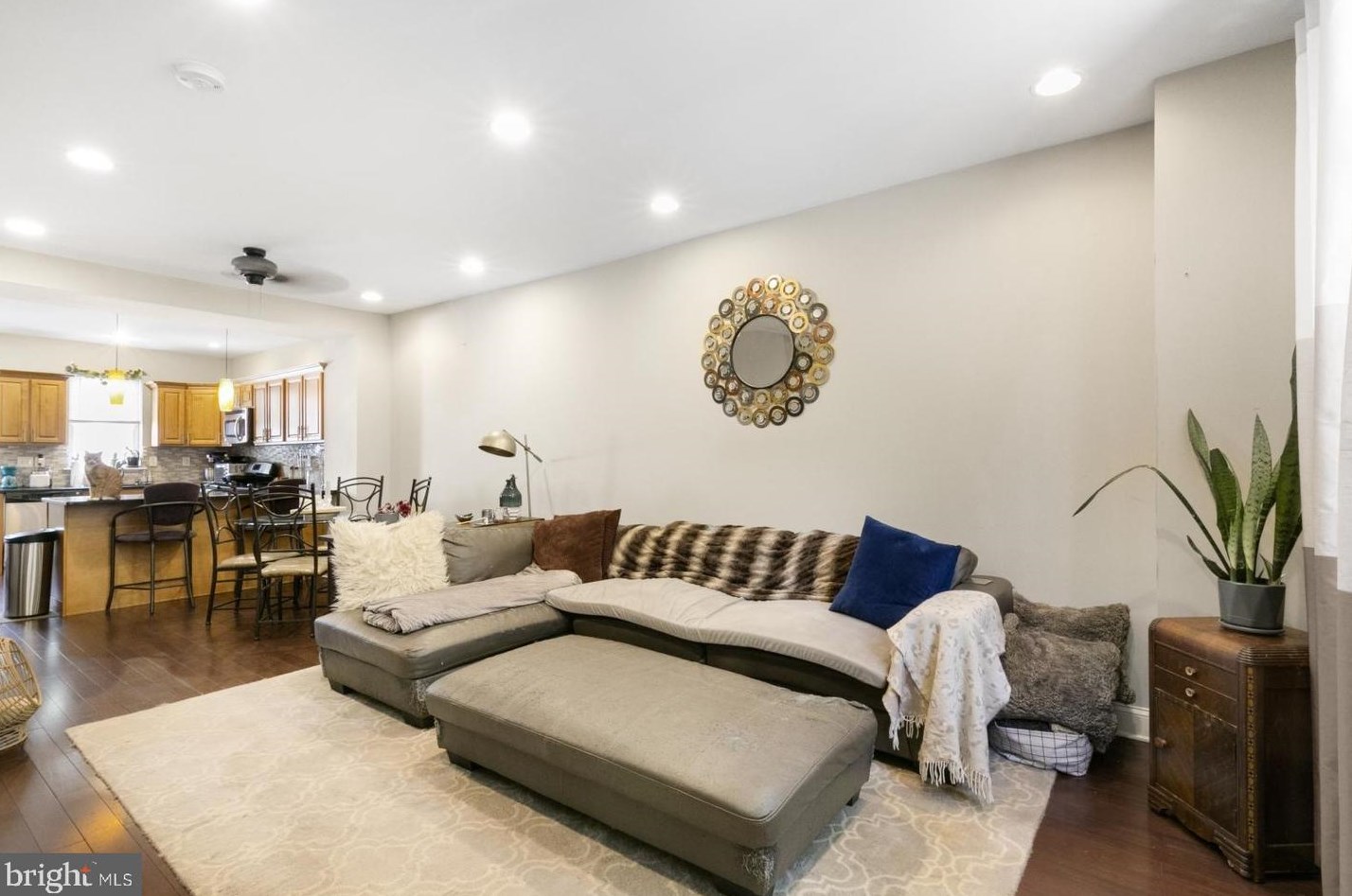 1027 Daly St, Philadelphia, PA 19148